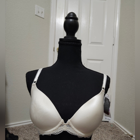 Wacoal Cream Lace Detail Padded Bra 32D - New with tags - Picture 1 of 8